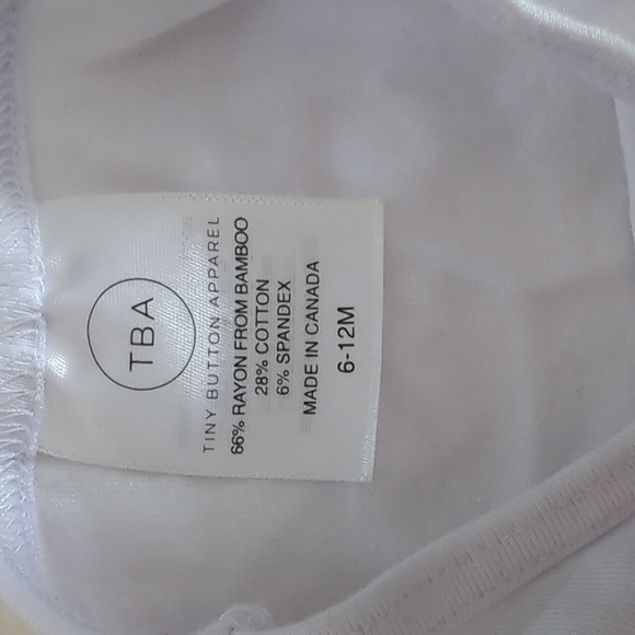 ❤️2/$20❤️Tiny Button Apparel Bamboo White T-shirt size 6-12m - Picture 3 of 4